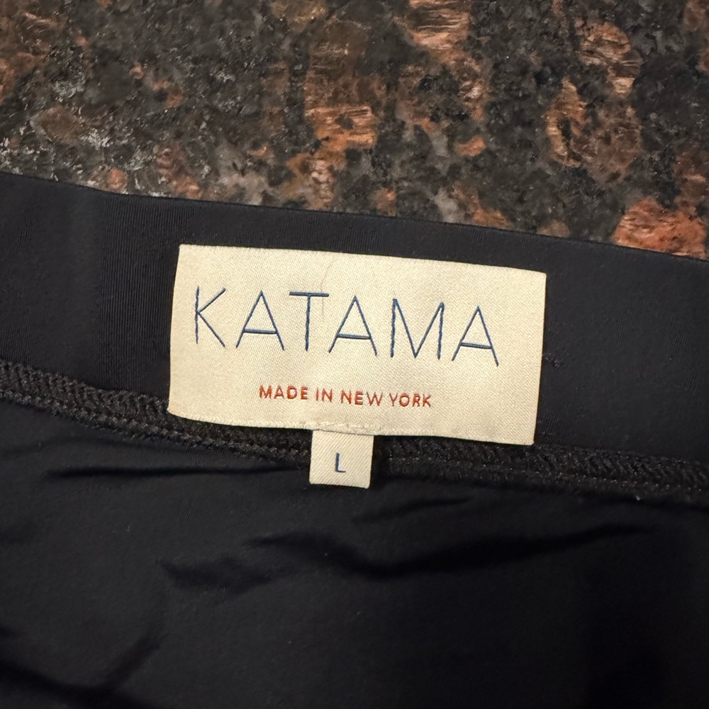 Olive Green Men's square cut swim trunks
Katama swim. NWOT - never worn - Picture 3 of 3